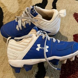 Under Armour boys baseball cleats